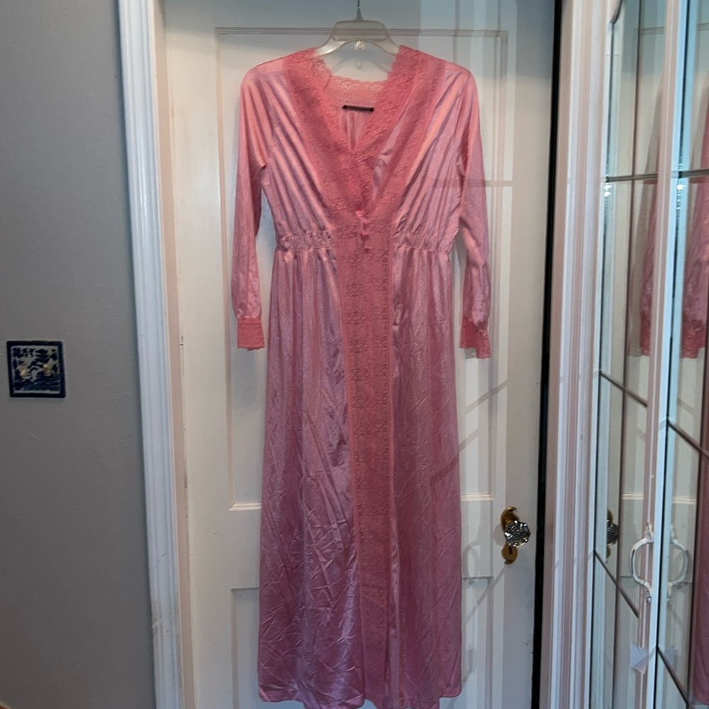 Vintage Royal Boudoir Aristocraft pink satin lace nightgown & robe